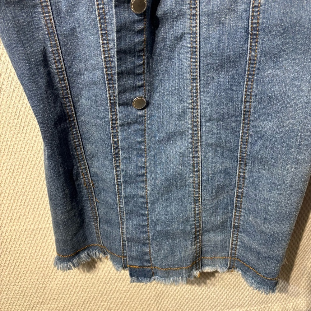 Revamped Sz L Light Wash Denim Buttoned Belted Dress Jacket Pocket & Raw Hem - Picture 8 of 11
